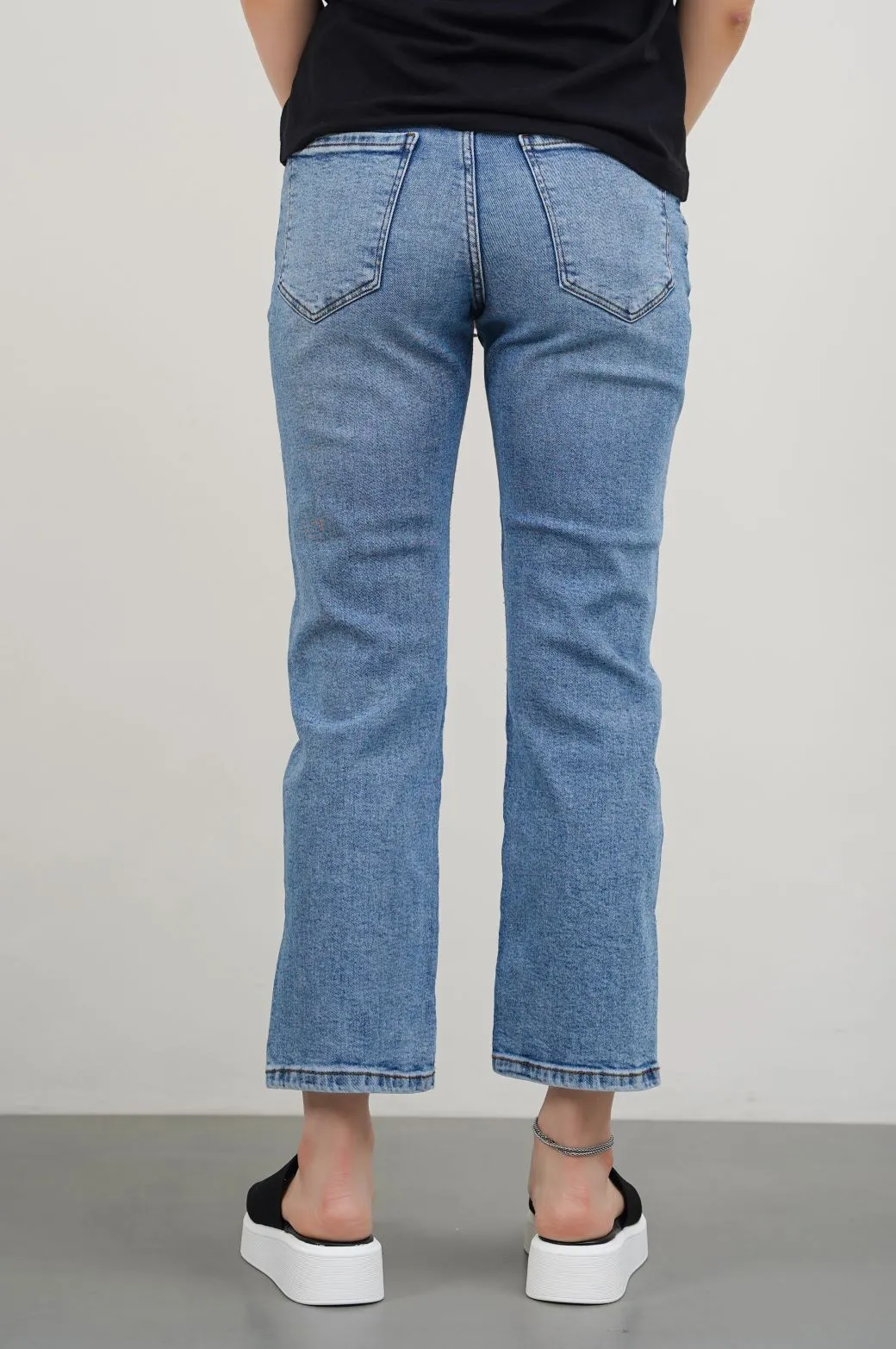 ANKLE CROPPED SLIM JEANS