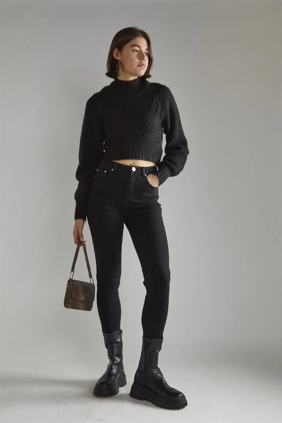 Black Crew Neck Crop-Jumper