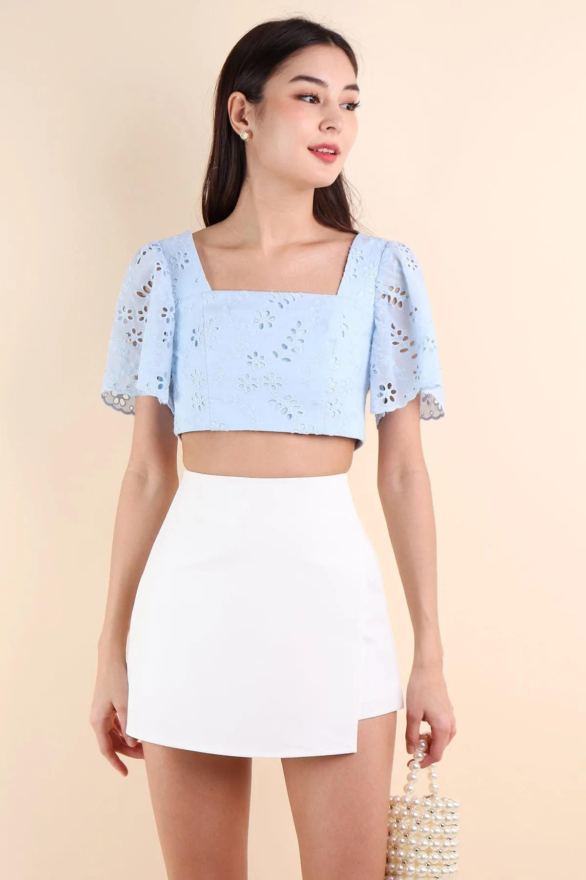 ELYSSA EYELET TOP IN SKY