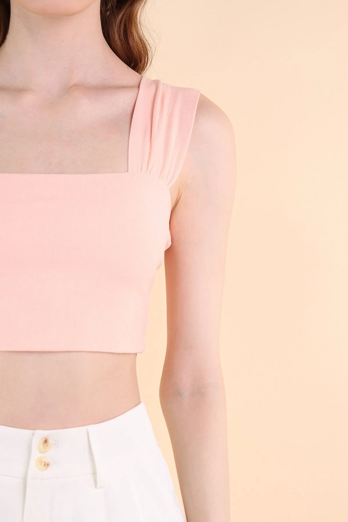 GABE RIBBED CROP TOP IN PINK