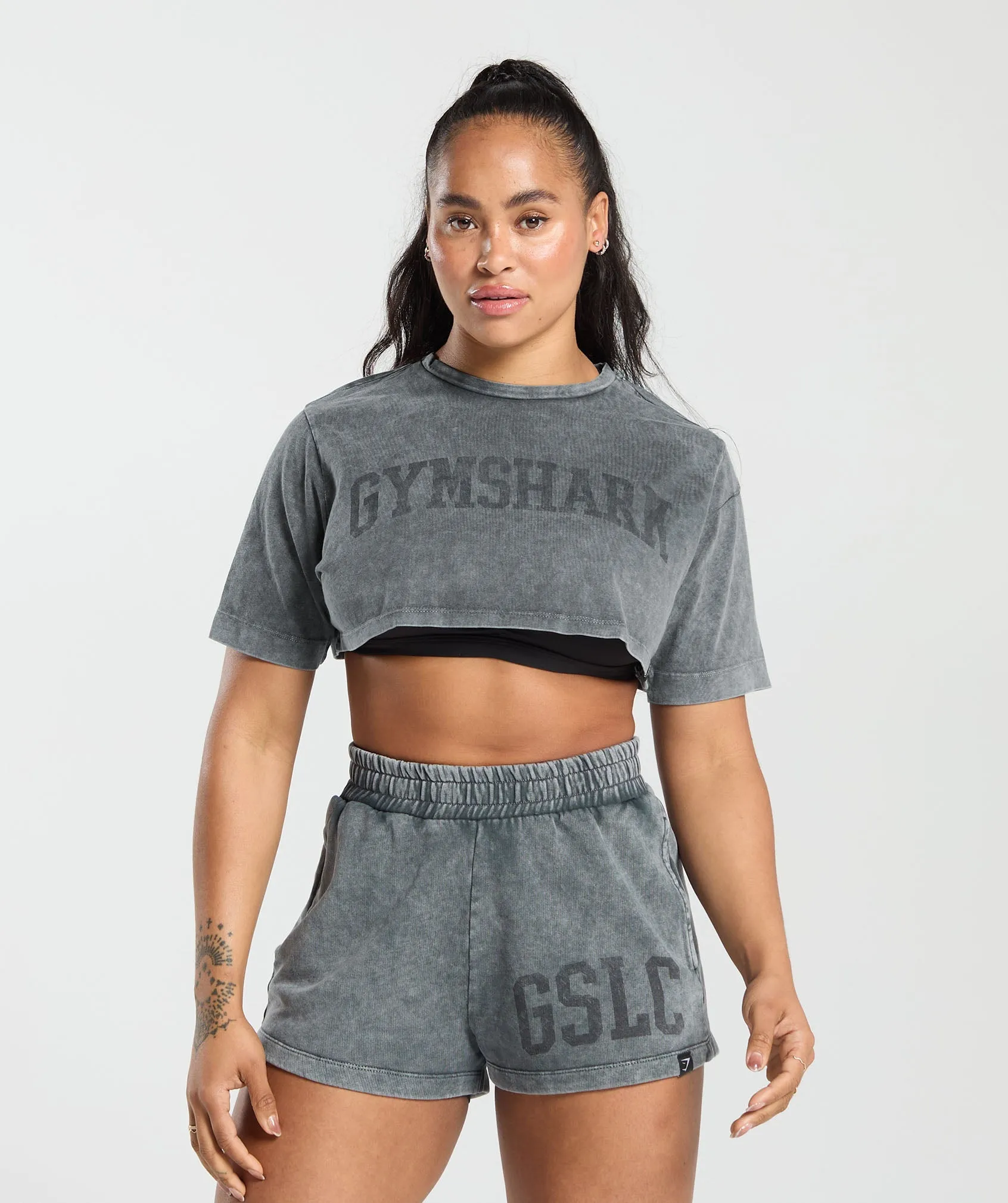 Gymshark Collegiate Shadow Washed Crop Top - Asphalt Grey